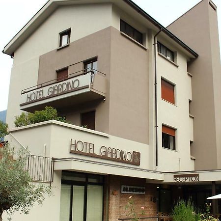 Hotel Giardino เบรโน ภายนอก รูปภาพ